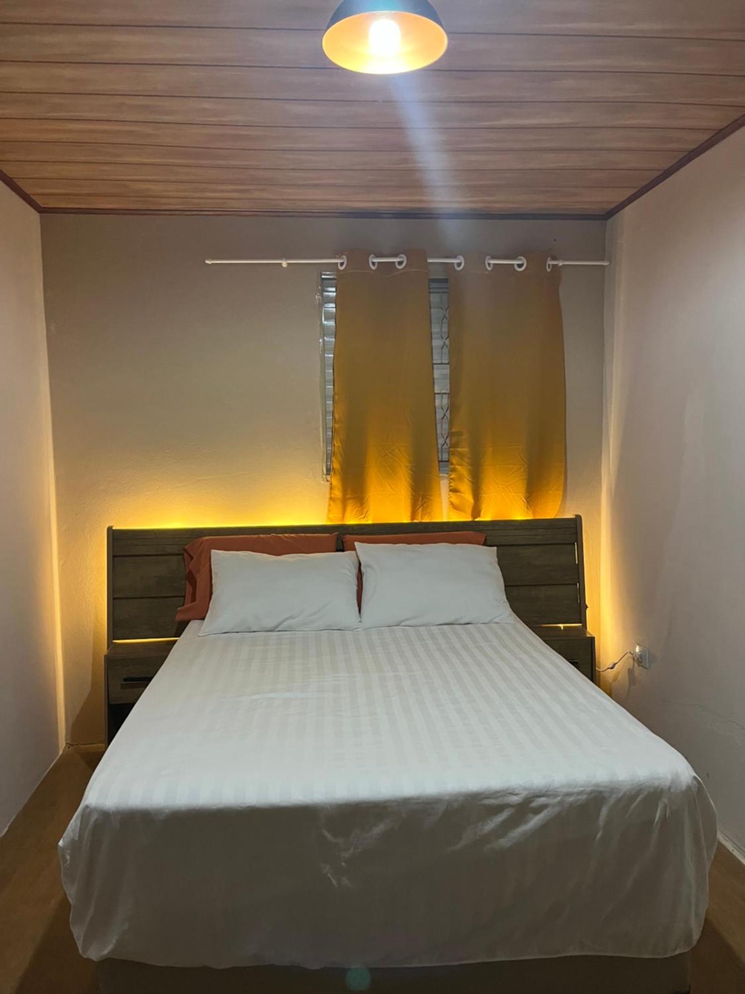 Casa Amarela , Perto Do Centro De Sto Antonio Do Pinhal Villa Santo Antônio do Pinhal Екстериор снимка